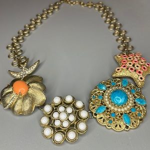 Stella and dot statement necklace